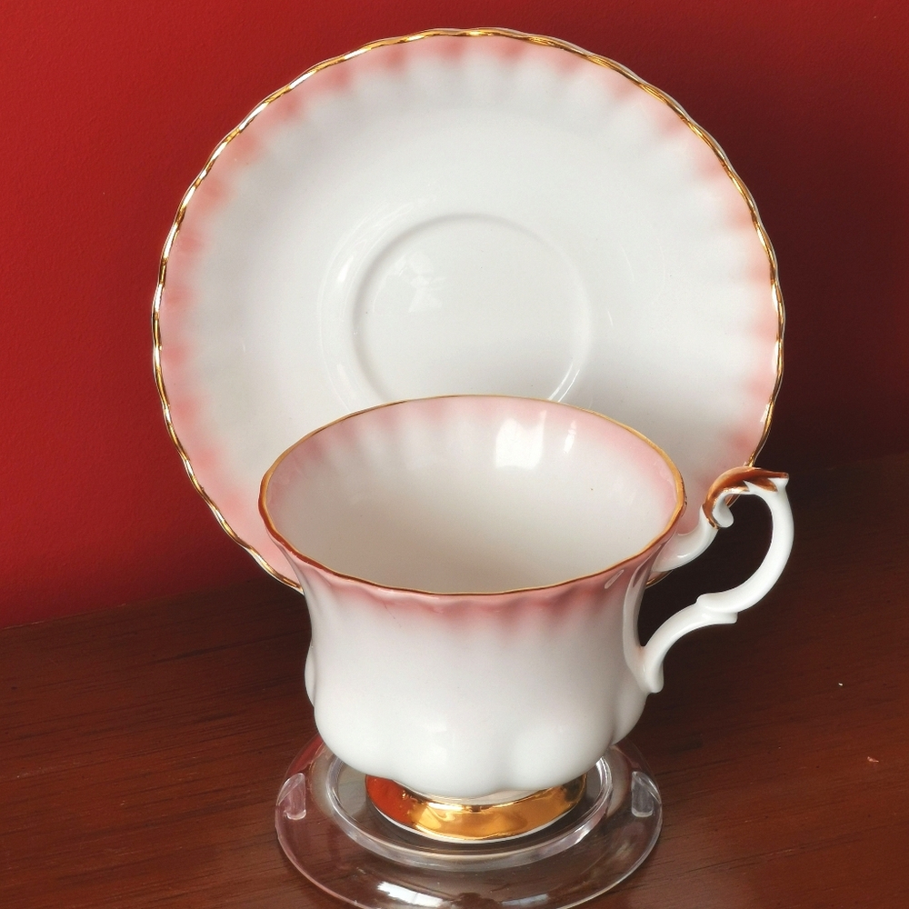 Royal Albert "RAINBOW" Pink White Cup & Saucer - Picture 3 of 7